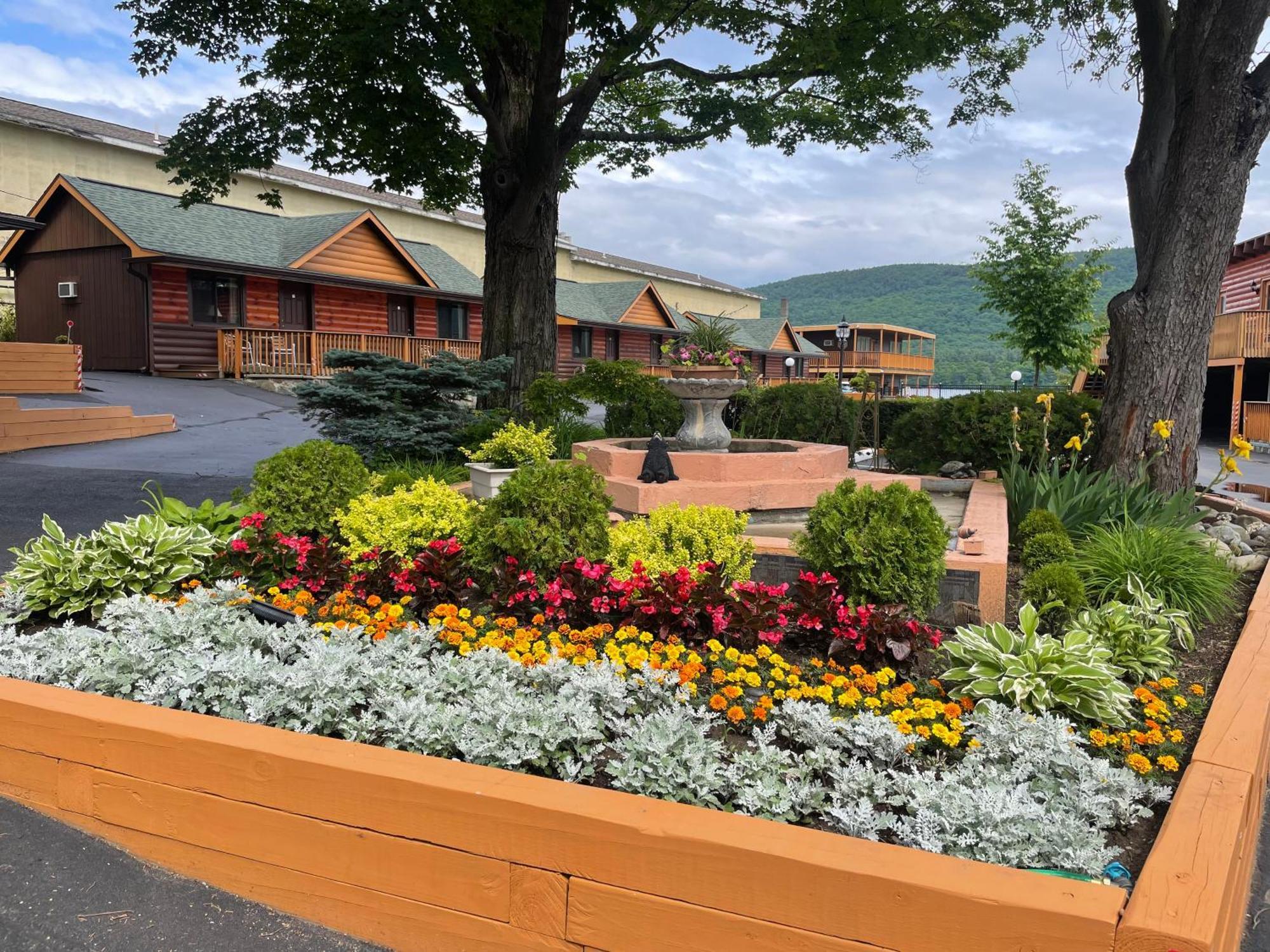 לייק ג'ורג' Lake Crest Inn מראה חיצוני תמונה